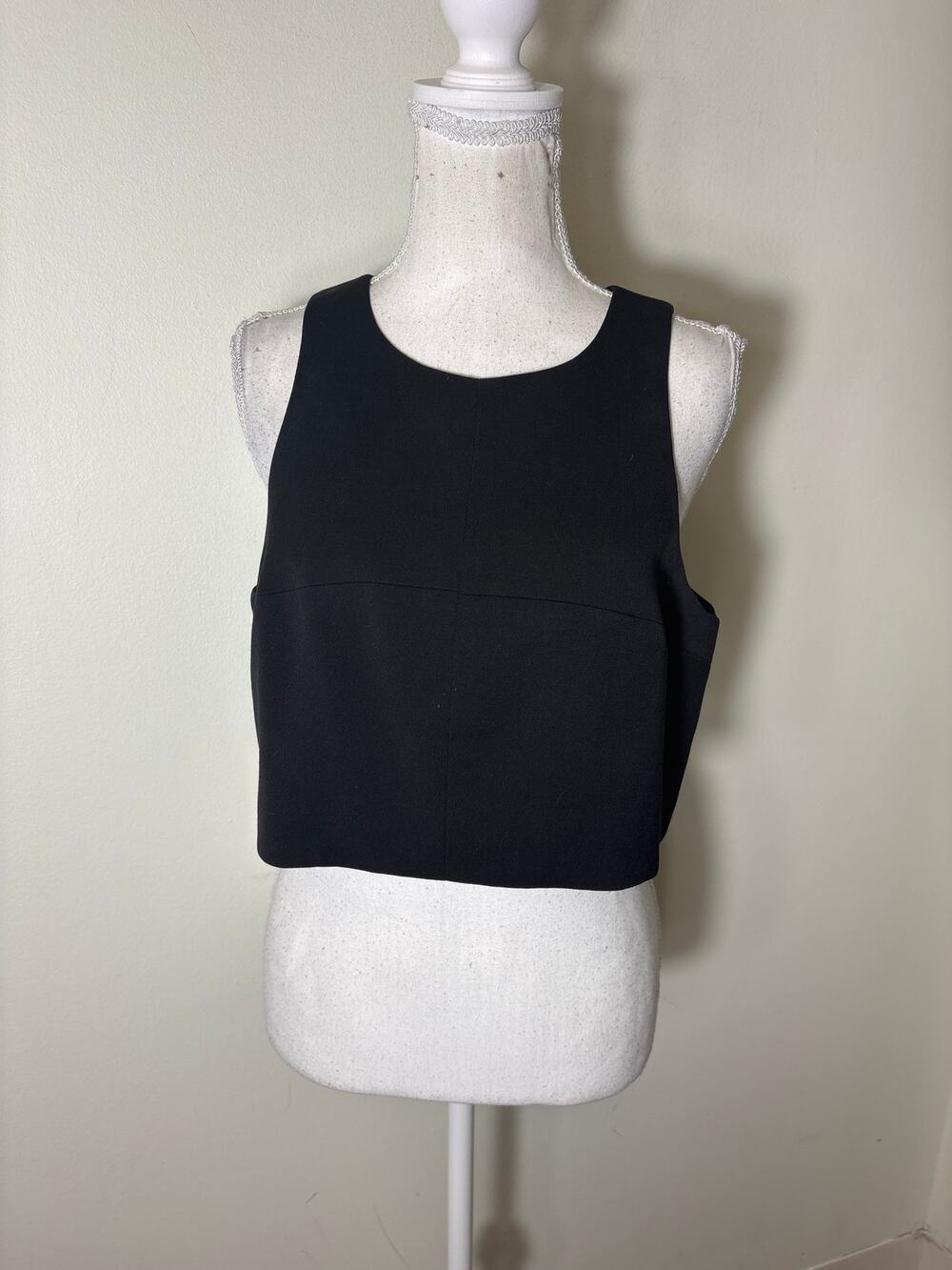 Black Halo Black Cropped Tank Top Sz 8
